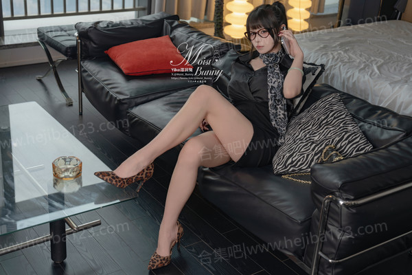 咬一口兔娘 4月写真作品 总裁攻略[145P-1V-1.77G]